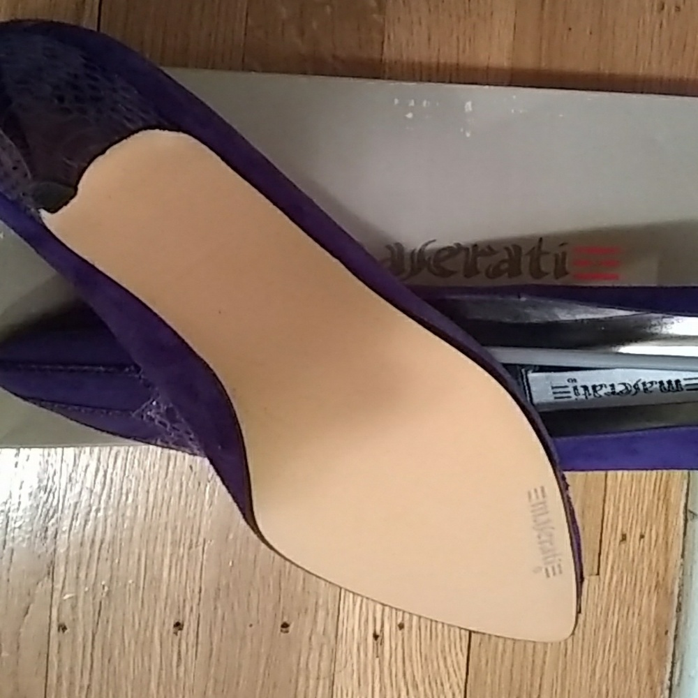 Shoes - Picture 3 of 8